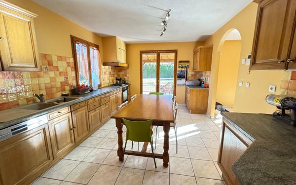 Maison à vendre    6 pièces • 128 m2 Neffes