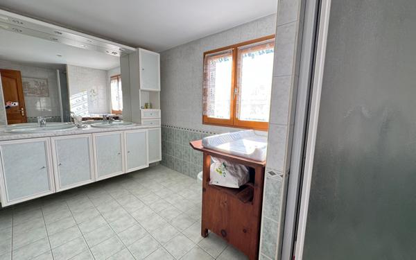 Maison à vendre    6 pièces • 128 m2 Neffes