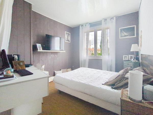 Maison familiale de 98 m² environ sur une parcelle de 261 m² jardin et sationnement