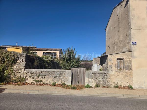 Située en plein centre-village, cette parcelle constructible de 215 m² offre une belle opportunité pour concrétiser votre projet de construction.

📍 Emplacement en zone U1 du PLU (centre-village)
🏡 Possibilité de construction en limite séparative
📐 Emprise au sol pouvant atteindre 100 %, sous réserve du respect des règles d'urbanisme
🏗️ Possibilité de construire sur plusieurs niveaux, selon la réglementation applicable

ℹ️ À noter : la parcelle est concernée par une servitude liée à la protection des monuments historiques. Votre projet devra respecter les règles d'urbanisme en vigueur.

💡 Vous avez un projet de construction et souhaitez exploiter le potentiel de cette parcelle ? Ce terrain mérite votre attention !

📞 **Contactez-moi pour plus d'informations.**

Cyrielle Terranova
Mandataire immobilier indépendante – BSK Immobilier
✨ Écoute, énergie et bienveillance