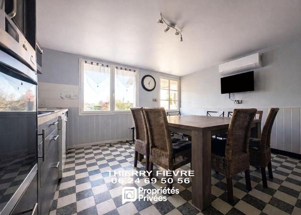 Chouzé Sur Loire 37140  Coeur de village Maison de 139 m2  6 pièces  4 chambres  dépendance jardin