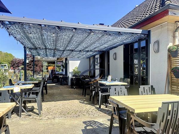 Vente                                                      Fonds de commerce
                        
                     1 pièces                      120 m2                     à La Tour-du-Pin