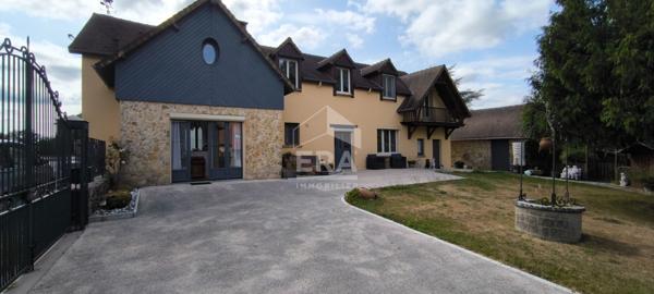 Maison familiale 218 m² - 6 chambres dont 1 de plain-pied - Villeneuve En Perseigne - Garage - Dépendances