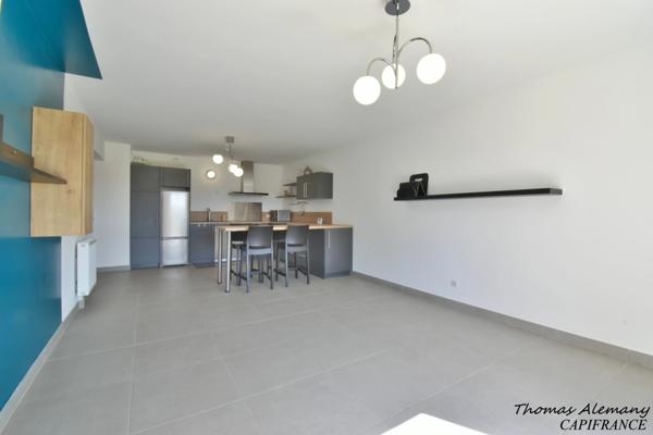 Appartement T3 avec terrasse, double garage et parking privatif. MANOSQUE (04)