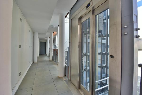 Appartement T3 avec terrasse, double garage et parking privatif. MANOSQUE (04)