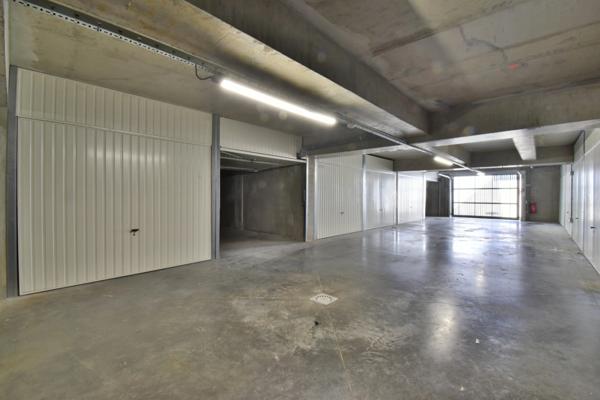 Appartement T3 avec terrasse, double garage et parking privatif. MANOSQUE (04)