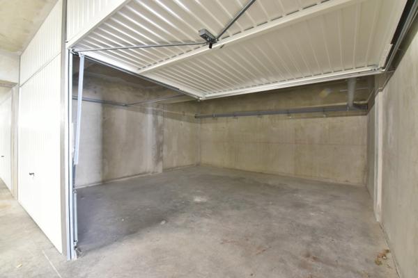 Appartement T3 avec terrasse, double garage et parking privatif. MANOSQUE (04)