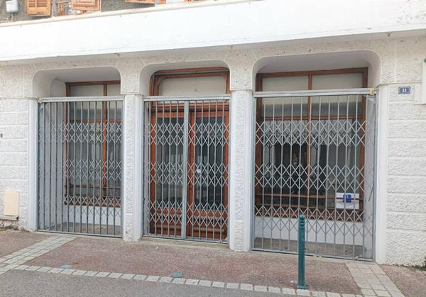 Local commercial -  LOYER PROGRESSIF - St Genix Les Villages - Centre