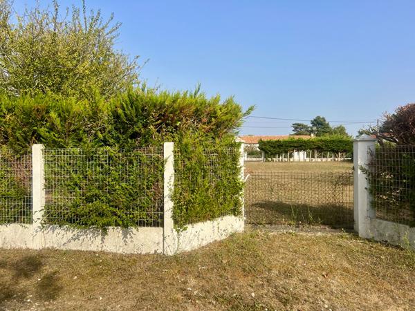 Terrain Port Des Barques 726 m2