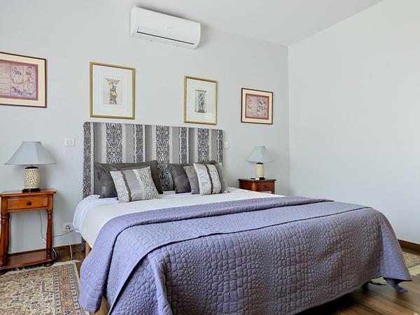 Maison
         7 pièces
        - 244 m² Bien prestige
