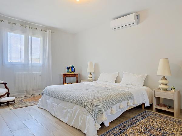 Maison
         7 pièces
        - 244 m² Bien prestige