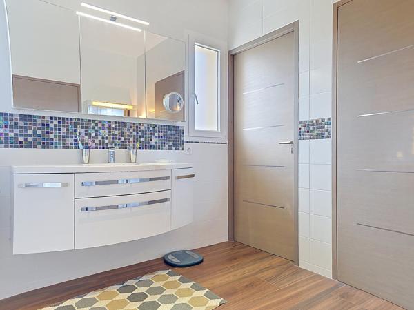Maison
         7 pièces
        - 244 m² Bien prestige