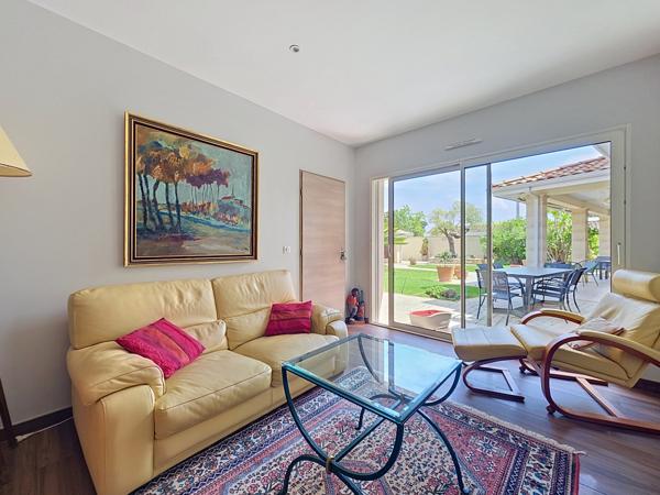 Maison
         7 pièces
        - 244 m² Bien prestige