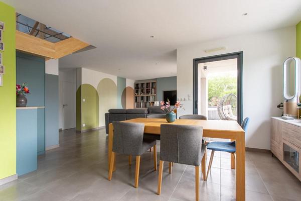 Maison Mouzillon 6 P . 4 Chs . Bureau . 138.77 M² . T 681 M² . Garage . Terrasse . Balcon
