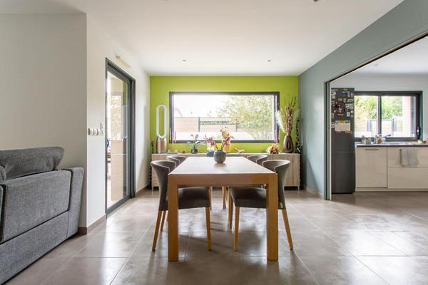 Maison Mouzillon 6 P . 4 Chs . Bureau . 138.77 M² . T 681 M² . Garage . Terrasse . Balcon