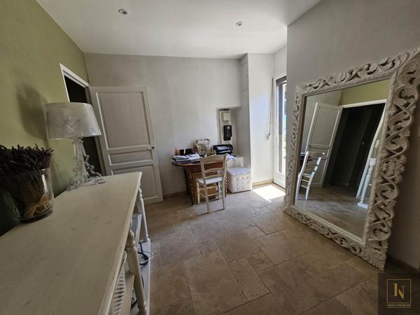 Maison
                                                                                                                                                                                                                                                                                                                        8 pièce(s)                                                                                                                                                                                                          4 chambre(s)                                                                                                                                                                                                          160  m²
