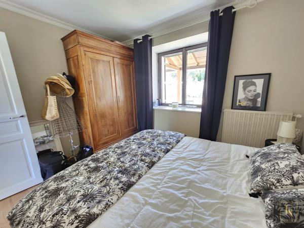 Maison
                                                                                                                                                                                                                                                                                                                        8 pièce(s)                                                                                                                                                                                                          4 chambre(s)                                                                                                                                                                                                          160  m²