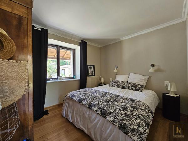 Maison
                                                                                                                                                                                                                                                                                                                        8 pièce(s)                                                                                                                                                                                                          4 chambre(s)                                                                                                                                                                                                          160  m²