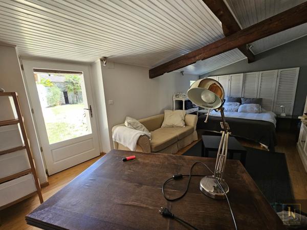 Maison
                                                                                                                                                                                                                                                                                                                        8 pièce(s)                                                                                                                                                                                                          4 chambre(s)                                                                                                                                                                                                          160  m²
