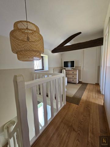 Maison
                                                                                                                                                                                                                                                                                                                        8 pièce(s)                                                                                                                                                                                                          4 chambre(s)                                                                                                                                                                                                          160  m²