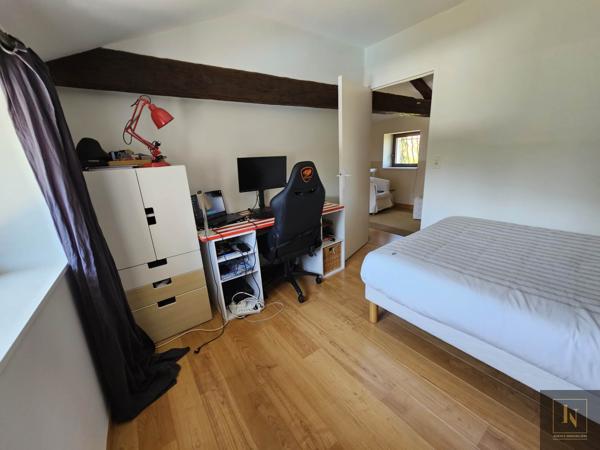 Maison
                                                                                                                                                                                                                                                                                                                        8 pièce(s)                                                                                                                                                                                                          4 chambre(s)                                                                                                                                                                                                          160  m²