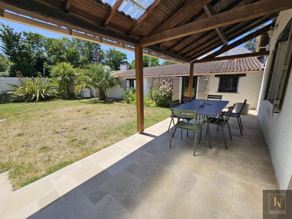 Maison
                                                                                                                                                                                                                                                                                                                        8 pièce(s)                                                                                                                                                                                                          4 chambre(s)                                                                                                                                                                                                          160  m²