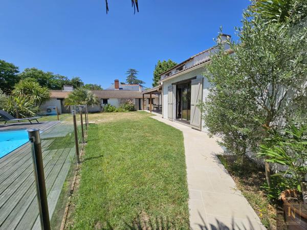 Maison
                                                                                                                                                                                                                                                                                                                        8 pièce(s)                                                                                                                                                                                                          4 chambre(s)                                                                                                                                                                                                          160  m²