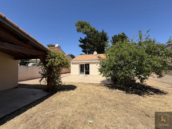 Maison
                                                                                                                                                                                                                                                                                                                        5 pièce(s)                                                                                                                                                                                                          4 chambre(s)                                                                                                                                                                                                          102  m²