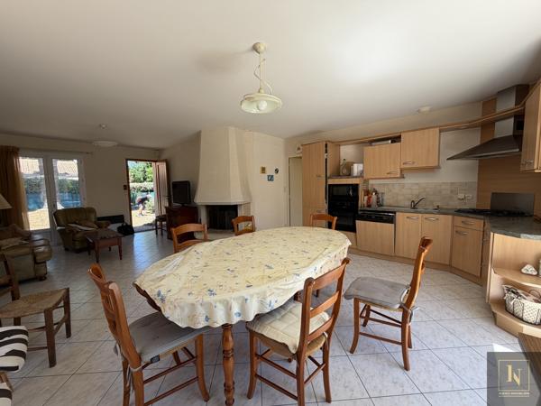 Maison
                                                                                                                                                                                                                                                                                                                        5 pièce(s)                                                                                                                                                                                                          4 chambre(s)                                                                                                                                                                                                          102  m²