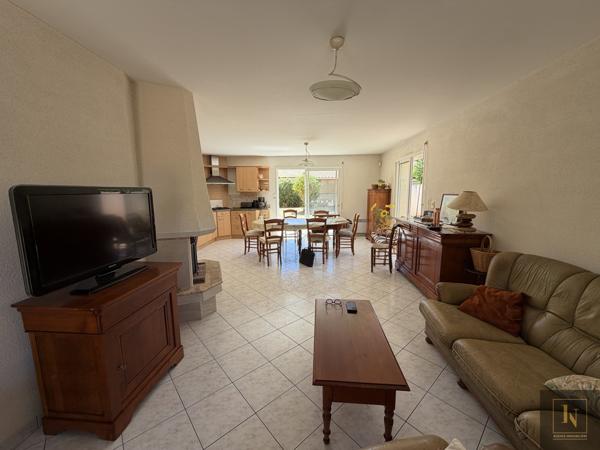 Maison
                                                                                                                                                                                                                                                                                                                        5 pièce(s)                                                                                                                                                                                                          4 chambre(s)                                                                                                                                                                                                          102  m²