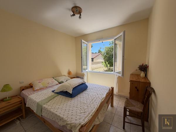 Maison
                                                                                                                                                                                                                                                                                                                        5 pièce(s)                                                                                                                                                                                                          4 chambre(s)                                                                                                                                                                                                          102  m²