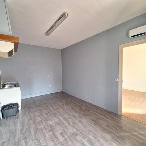 Immeuble composé de 2 appartements