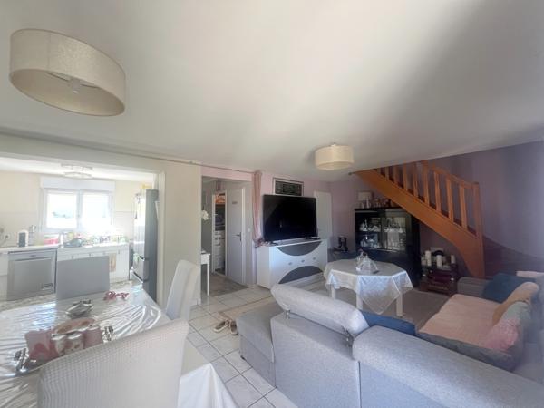 Maison
                                                                                                                                                                                                                                                                                                                        4 pièce(s)                                                                                                                                                                                                          3 chambre(s)                                                                                                                                                                                                          85.8  m²