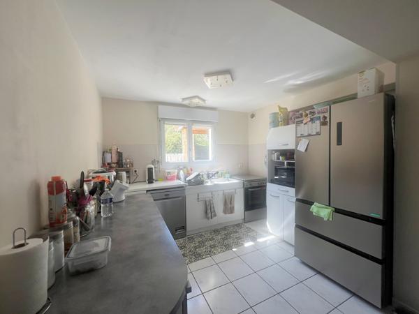 Maison
                                                                                                                                                                                                                                                                                                                        4 pièce(s)                                                                                                                                                                                                          3 chambre(s)                                                                                                                                                                                                          85.8  m²