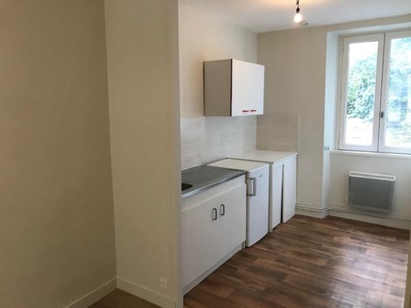 Appartement
                                                                                                                                                                                                                                                                                                                        2 pièce(s)                                                                                                                                                                                                          1 chambre(s)                                                                                                                                                                                                          33.24  m²
