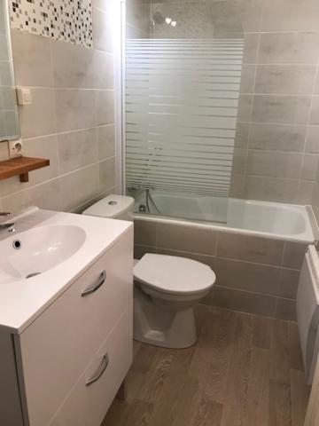Appartement
                                                                                                                                                                                                                                                                                                                        2 pièce(s)                                                                                                                                                                                                          1 chambre(s)                                                                                                                                                                                                          33.24  m²