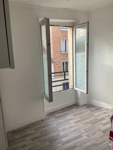 Appartement à vendre 2 pièces - 24.90 m2 - SAINT OUEN SUR SEINE (93)