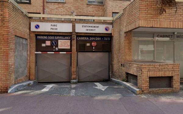 Stationnement à louer