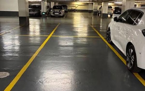 Stationnement à louer