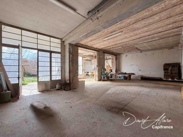 Appartement loft 175 m² + 350 m² de jardin LARAGNE MONTEGLIN (05)