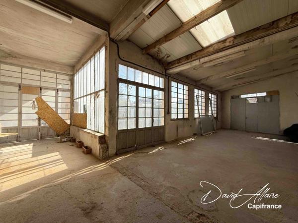 Appartement loft 175 m² + 350 m² de jardin LARAGNE MONTEGLIN (05)