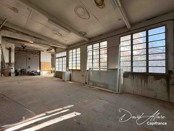 Appartement loft 175 m² + 350 m² de jardin LARAGNE MONTEGLIN (05)