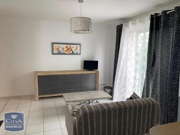 Appartement à louer 2 pièces 39.45m² Niort (79000)