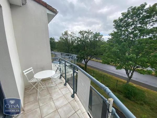 Appartement à louer 2 pièces 39.45m² Niort (79000)