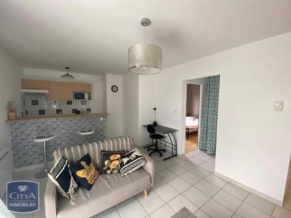 Appartement à louer 2 pièces 39.45m² Niort (79000)