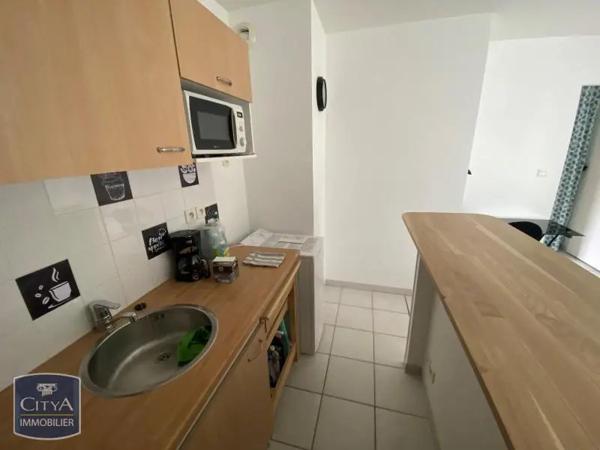 Appartement à louer 2 pièces 39.45m² Niort (79000)
