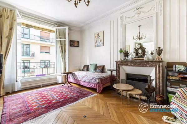 Familial, bel immeuble Art Déco