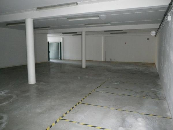 ⚜ A LOUER CHATEAUBERNARD Zone Commercial Local Bureau ⚜