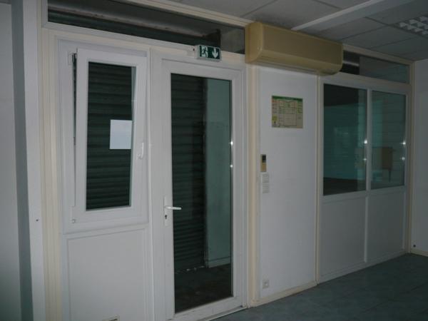 ⚜ A LOUER CHATEAUBERNARD Zone Commercial Local Bureau ⚜