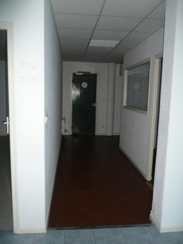 ⚜ A LOUER CHATEAUBERNARD Zone Commercial Local Bureau ⚜